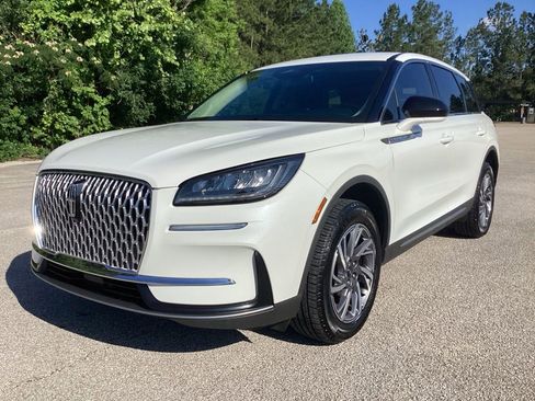 Used 2023 Lincoln Corsair FWD image 3