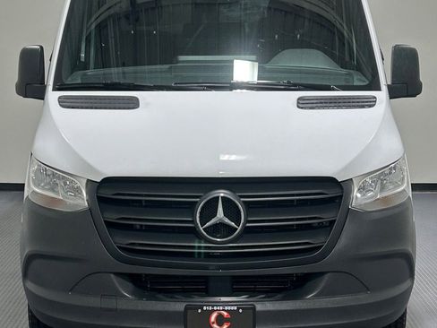 Used 2019 Mercedes-Benz Sprinter 2500 image 3