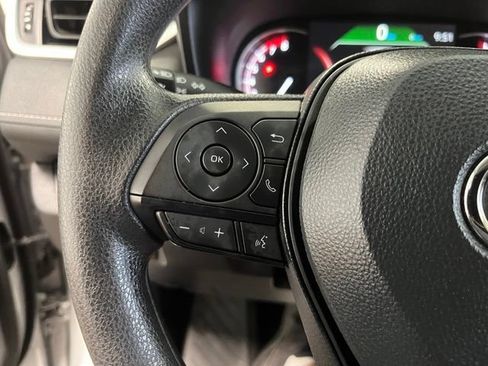 Used 2025 Toyota RAV4 XLE AWD/4WD image 27