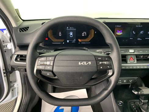 Used 2025 Kia K4 FWD image 22