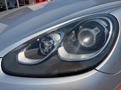 Used 2016 Porsche Cayenne AWD/4WD image 42