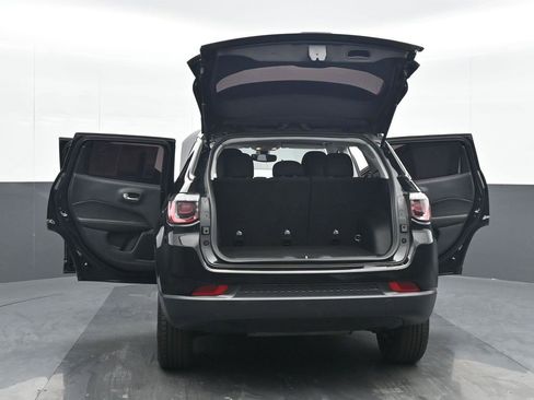 Used 2021 Jeep Compass Sport image 25