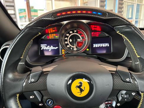 Used 2020 Ferrari Portofino RWD image 16