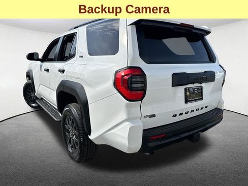 Used 2025 Toyota 4Runner SR5 AWD/4WD image 10