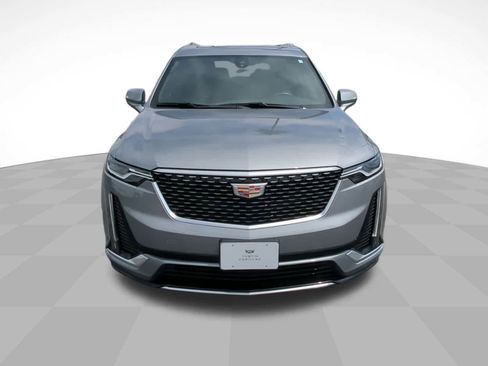 Used 2025 Cadillac XT6 Luxury image 2