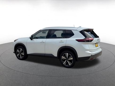 Used 2026 Nissan Rogue SL FWD image 9