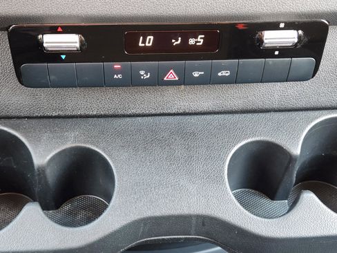 Used 2025 Mercedes-Benz Sprinter 2500 image 12