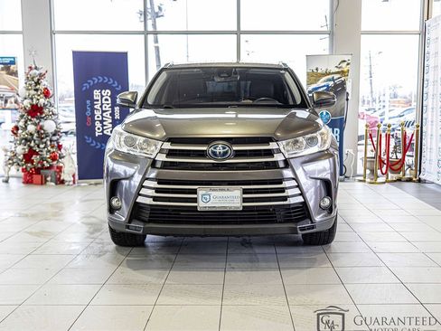 Used 2019 Toyota Highlander XLE AWD/4WD image 3