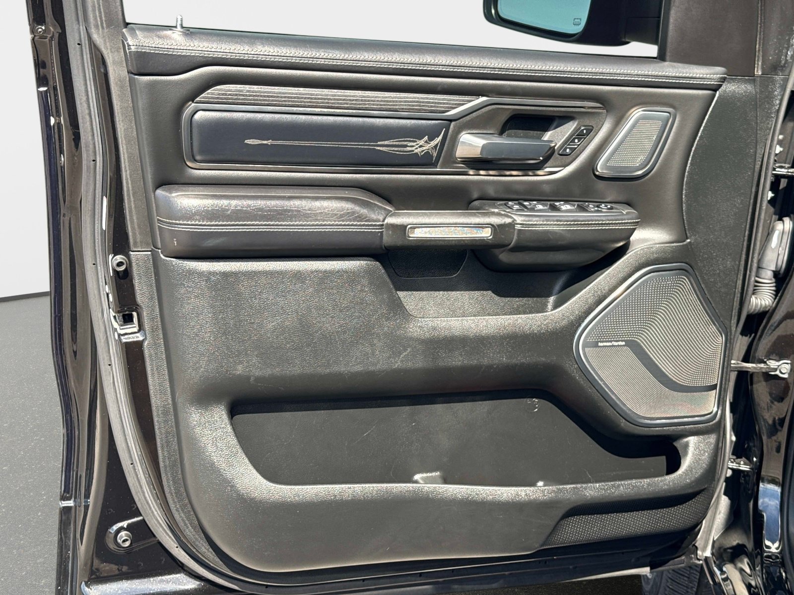 Used 2019 RAM 1500 Limited AWD/4WD image 19