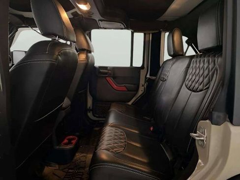 Used 2018 Jeep Wrangler Unlimited Sport S image 38