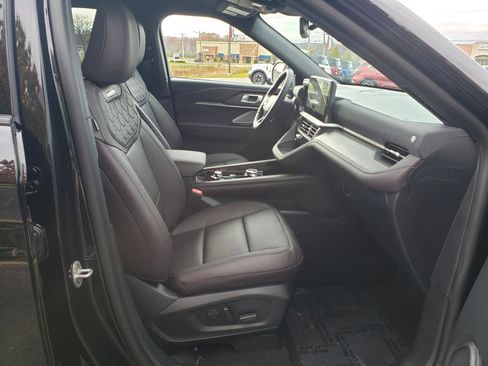 New 2026 Ford Explorer Platinum w/ LUX Leather Package image 21