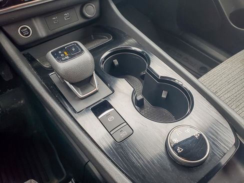 Used 2023 Nissan Rogue SV image 12