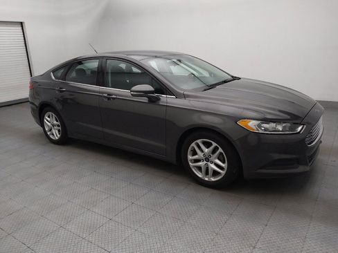 Used 2016 Ford Fusion SE FWD image 11