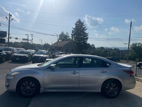 Used 2015 Nissan Altima 2.5 S w/ Special Edition Package FWD image 9