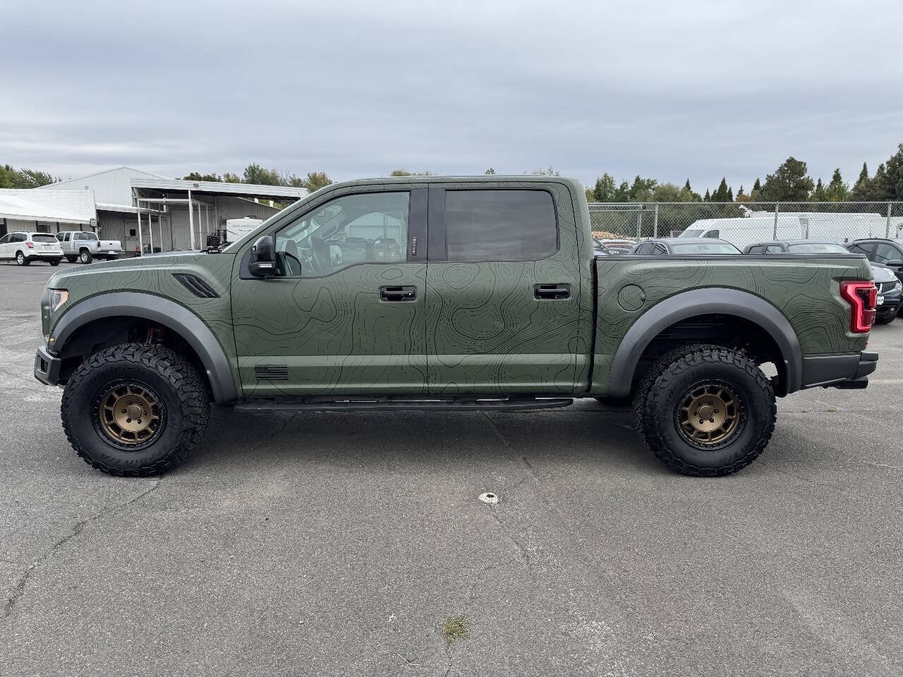 Used 2018 Ford F150 Raptor w/ Equipment Group 802A Luxury AWD/4WD image 2
