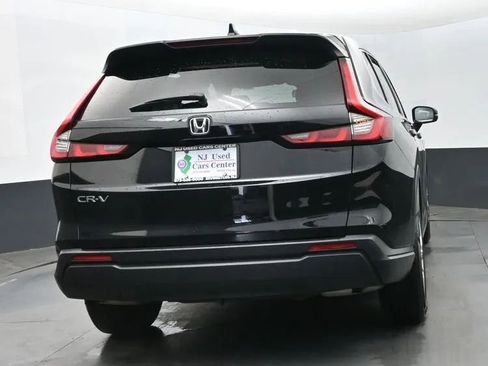 Used 2025 Honda CR-V LX image 8