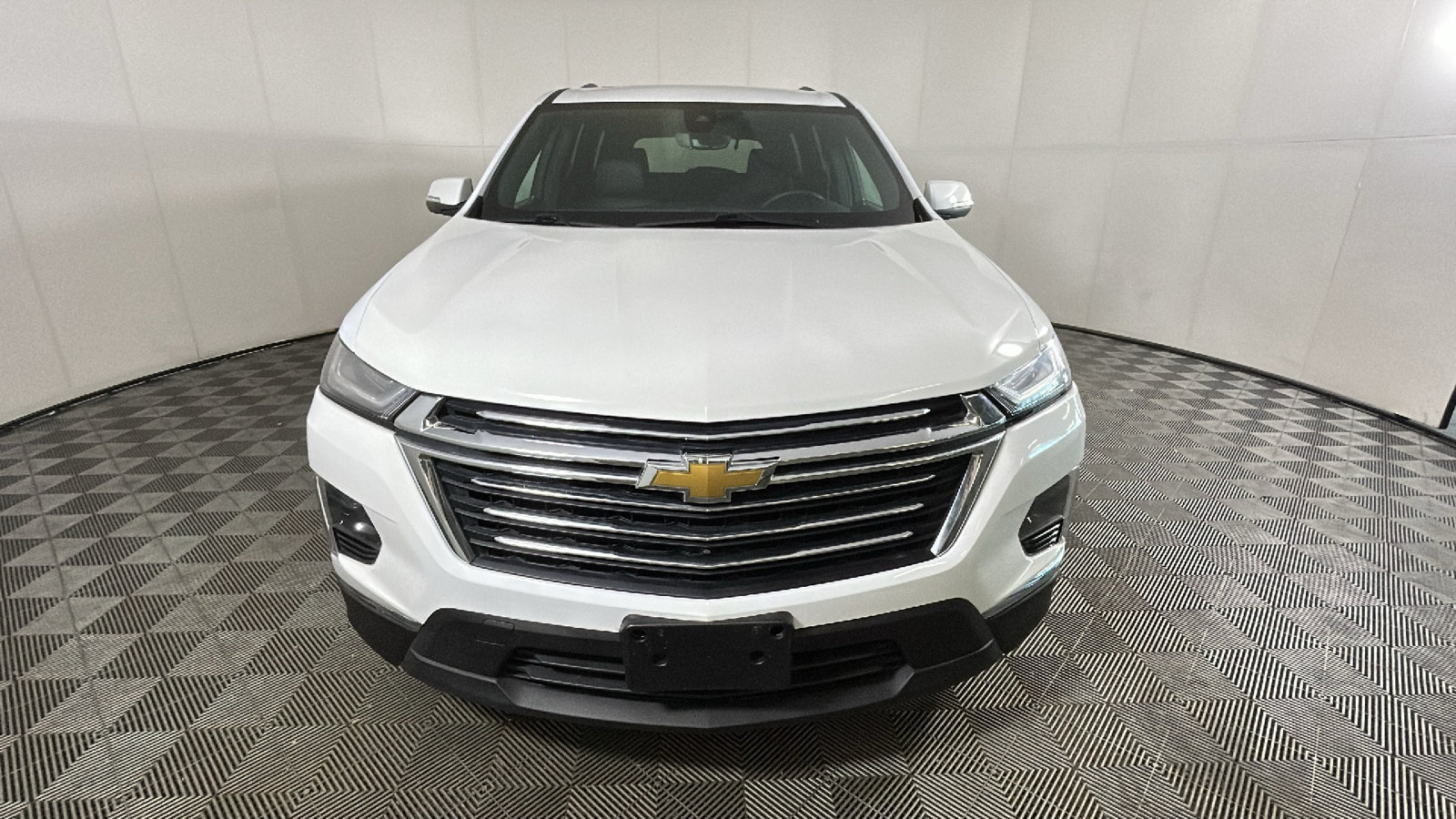 Used 2023 Chevrolet Traverse LT w/ LT Premium Package AWD/4WD image 9