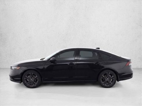 Used 2025 Honda Accord SE image 4