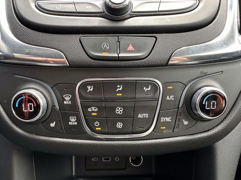 Used 2023 Chevrolet Equinox LT AWD/4WD image 23