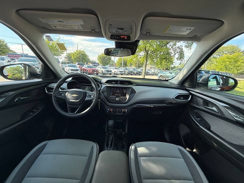 Used 2022 Chevrolet TrailBlazer LS AWD/4WD image 25