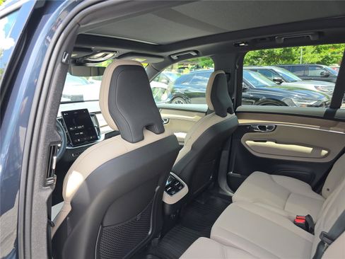 Used 2026 Volvo XC90 B5 Core w/ Protection Package Premier AWD/4WD image 16