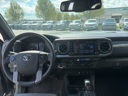 Used 2023 Toyota Tacoma TRD Off-Road image 21