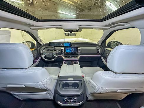 New 2025 Ford Expedition Max Platinum w/ Driver's Package AWD/4WD image 28
