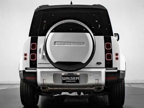 Used 2023 Land Rover Defender 90 S image 10