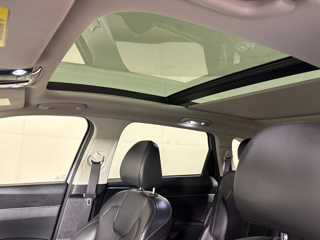 Used 2025 Kia Sorento S w/ Panoramic Sunroof Package FWD image 19