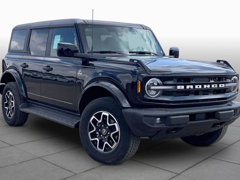 New 2026 Ford Bronco Outer Banks AWD/4WD image 2