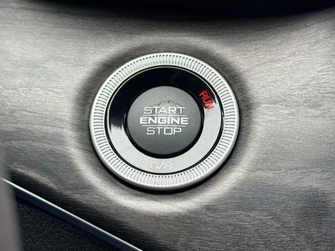 Used 2023 Jeep Grand Cherokee Overland w/ Luxury Tech Group IV image 37