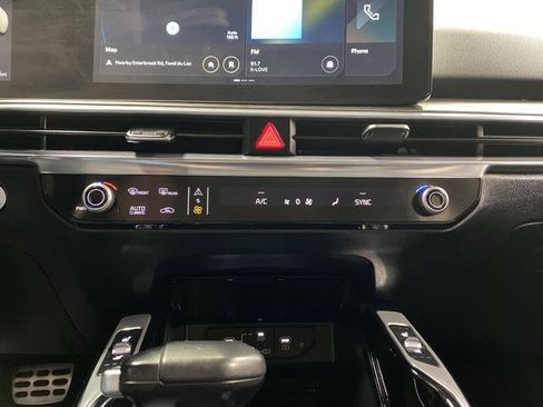 Used 2025 Kia Sorento SX image 20