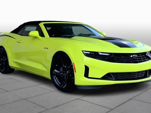 Used 2021 Chevrolet Camaro LT w/ Technology Package image 2