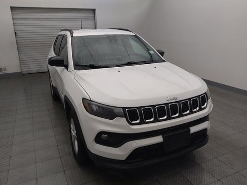Used 2024 Jeep Compass Latitude AWD/4WD image 14
