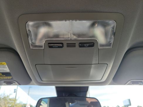 Used 2018 Toyota Highlander LE image 36