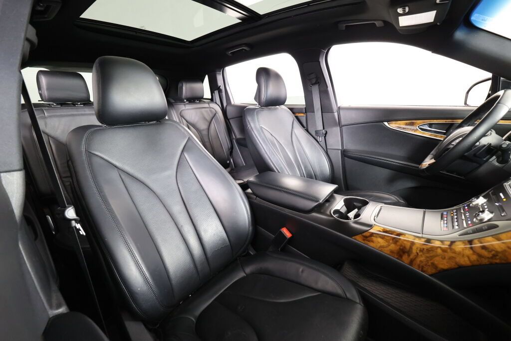 Used 2016 Lincoln MKX Reserve w/ Climate Package FWD image 25