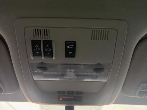 Used 2014 Chevrolet Suburban LTZ image 29