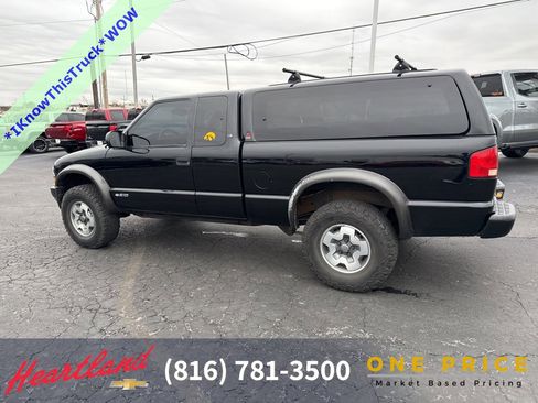 Used 2000 Chevrolet S10 Pickup LS w/ Preferred Equipment Group image 23