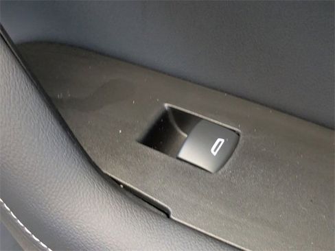 New 2025 Chevrolet Blazer LT w/ Convenience Package image 34