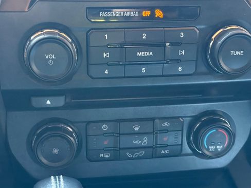 Used 2018 Ford F150 XLT w/ Equipment Group 302A Luxury AWD/4WD image 28