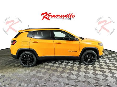New 2026 Jeep Compass Latitude image 8