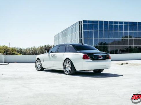 Used 2017 Rolls-Royce Ghost RWD image 26