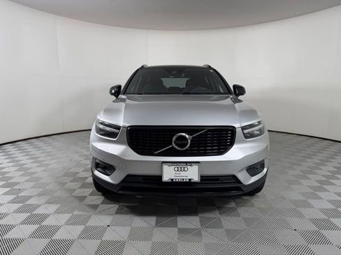 Used 2019 Volvo XC40 T5 R-Design AWD/4WD image 2