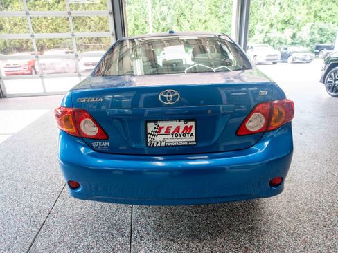 Used 2010 Toyota Corolla LE FWD image 3