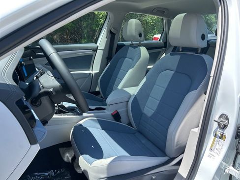 New 2026 Volkswagen Jetta SE FWD image 20