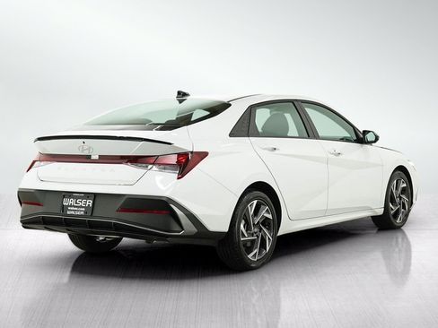Used 2025 Hyundai Elantra Sport FWD image 5