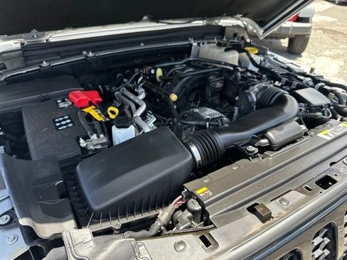 Used 2023 Jeep Gladiator Sport AWD/4WD image 22