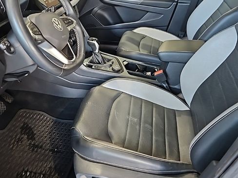 Used 2022 Volkswagen Taos SEL image 27