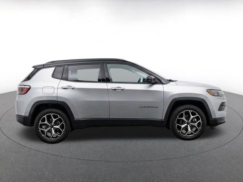 Used 2025 Jeep Compass Limited AWD/4WD image 11
