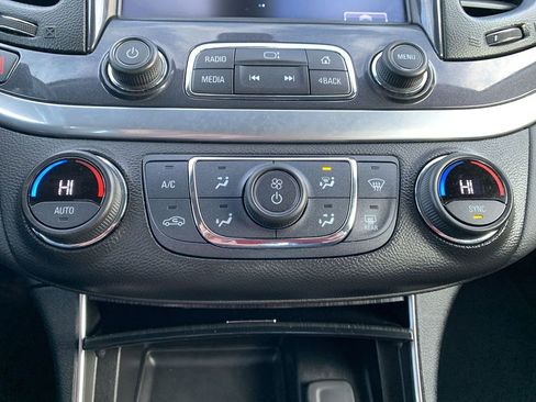 Used 2019 Chevrolet Impala LT image 23